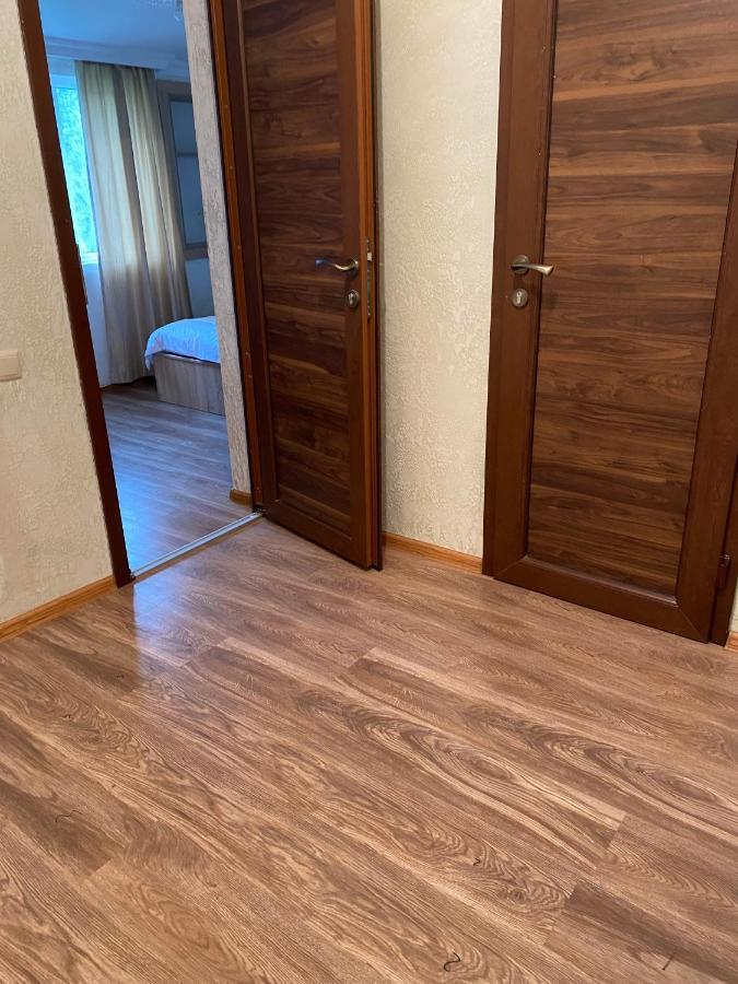 Holiday House Chkonia Ξενοδοχείο Μπατούμι Εξωτερικό φωτογραφία