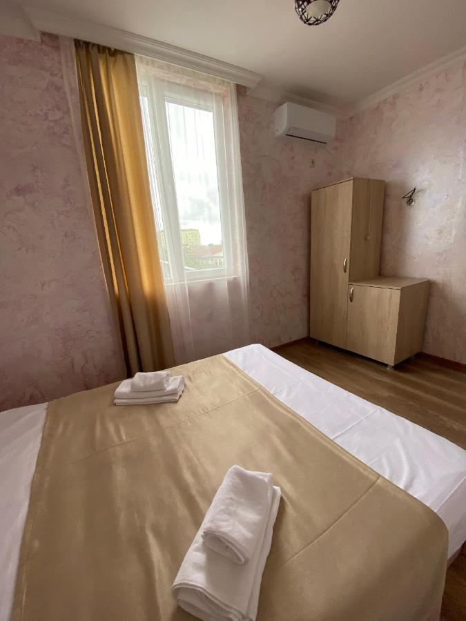 Holiday House Chkonia Ξενοδοχείο Μπατούμι Εξωτερικό φωτογραφία
