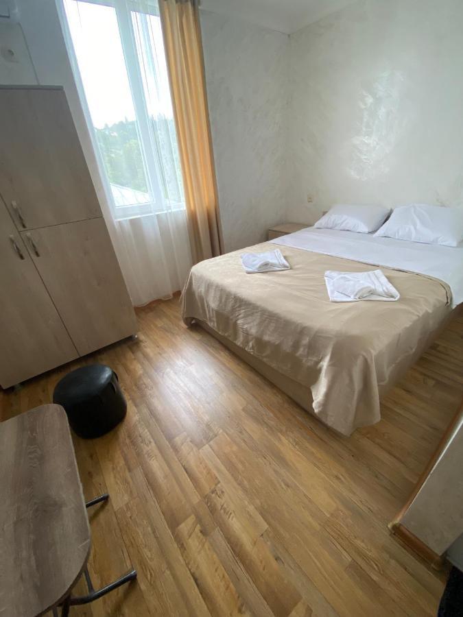 Holiday House Chkonia Ξενοδοχείο Μπατούμι Εξωτερικό φωτογραφία