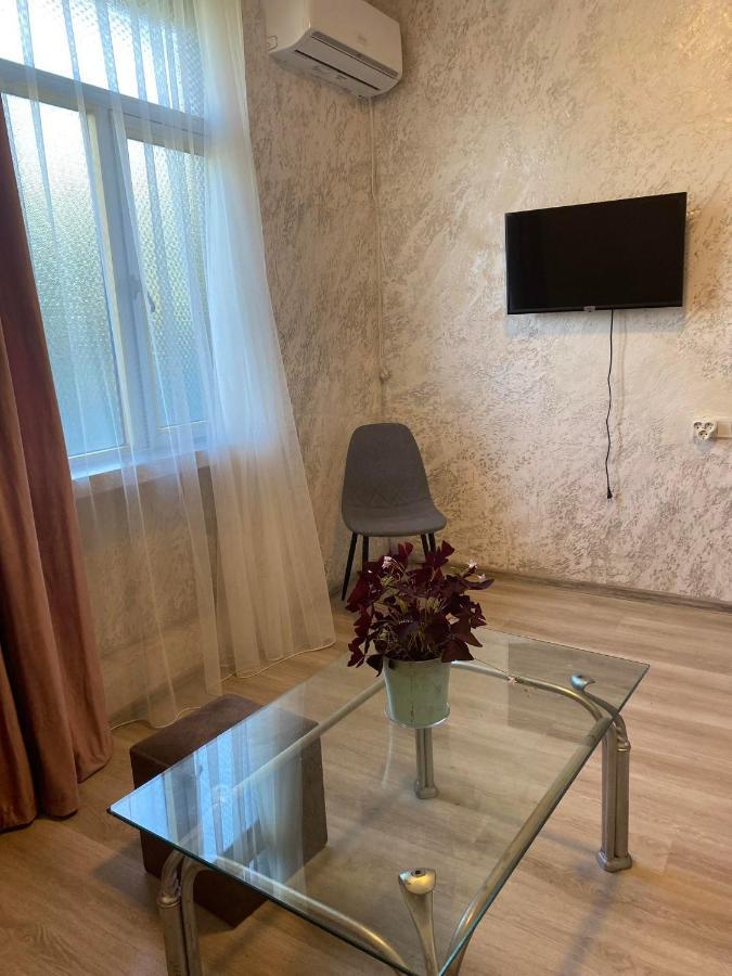 Holiday House Chkonia Ξενοδοχείο Μπατούμι Εξωτερικό φωτογραφία