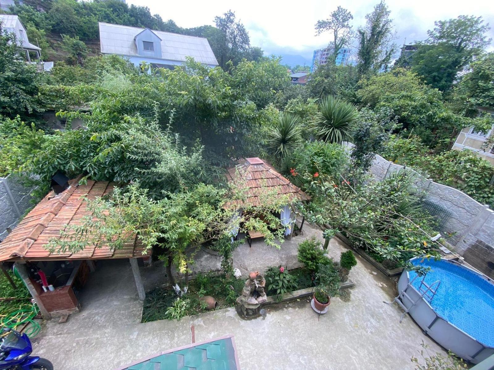 Holiday House Chkonia Ξενοδοχείο Μπατούμι Εξωτερικό φωτογραφία